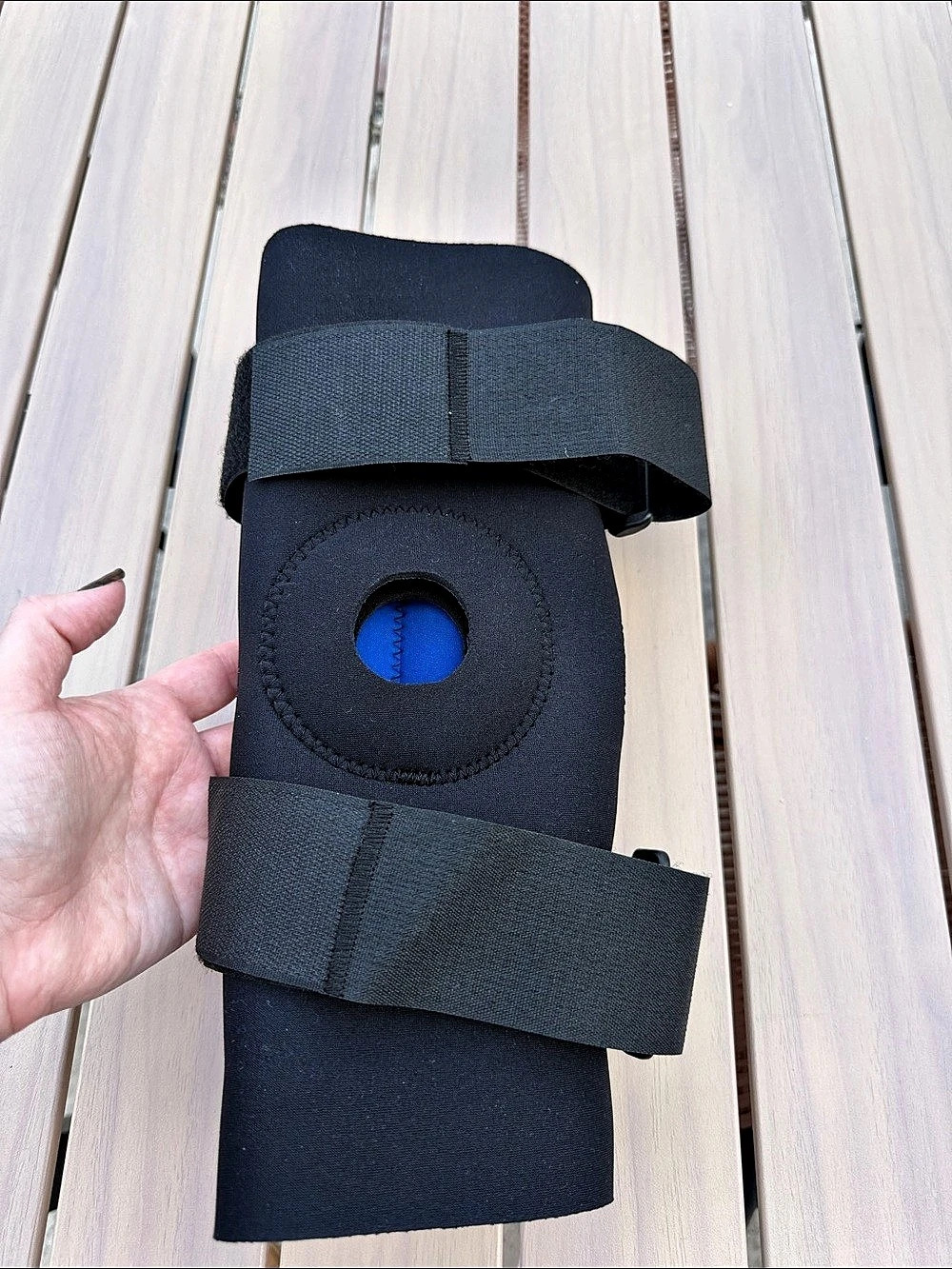 Black & Blue Athletic Knee Support Brace